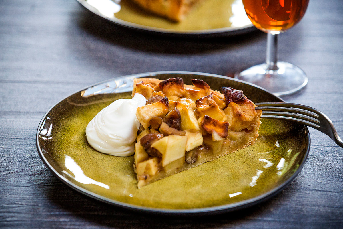 Fruit tart | Sliced apple | grilled chestnuts | Sweetened curd | Grilling