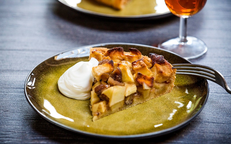 Fruit tart | Sliced apple | grilled chestnuts | Sweetened curd | Grilling