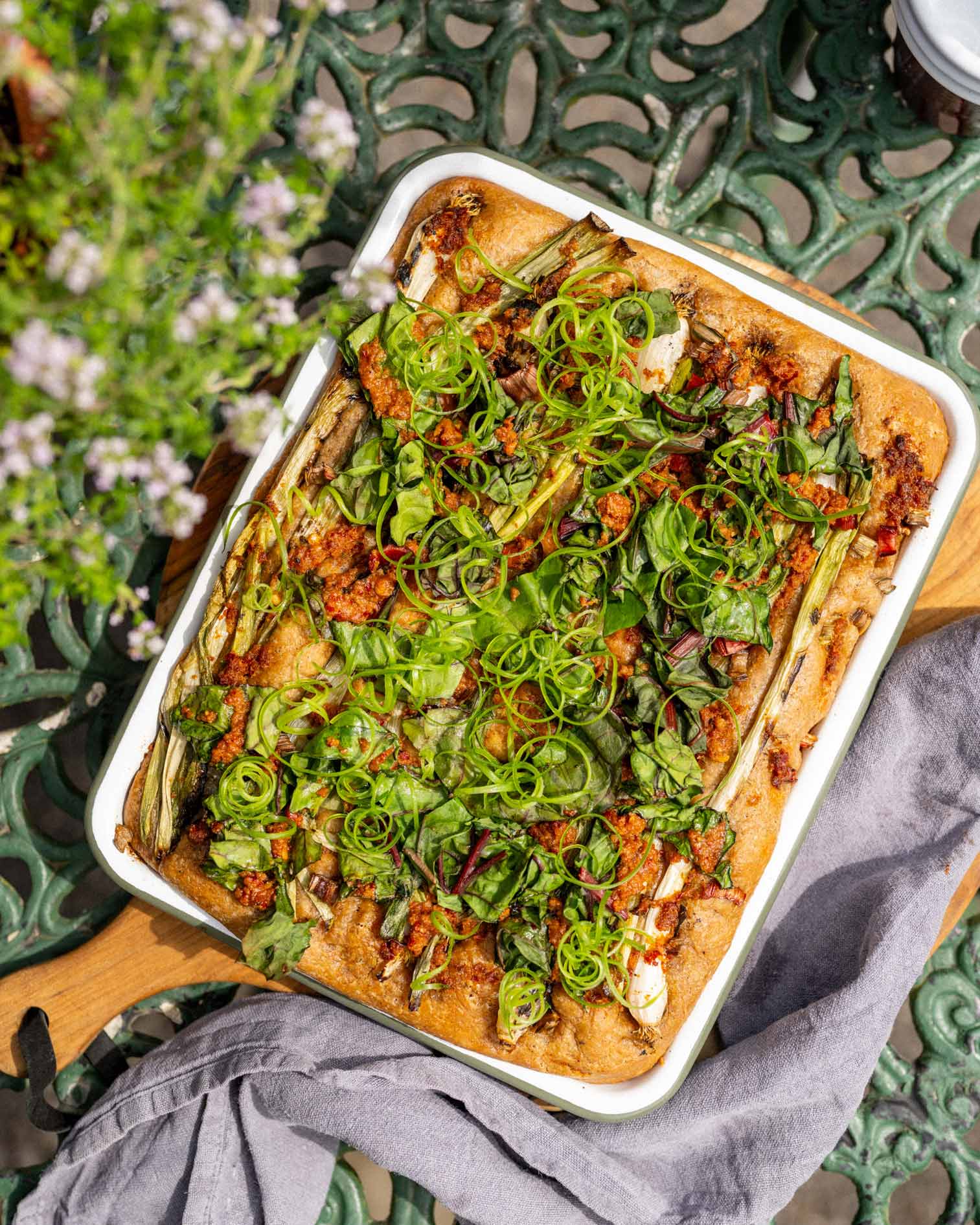 FALCON ENAMELWARE X BIG GREEN EGG OVEN TO TABLE TRAY