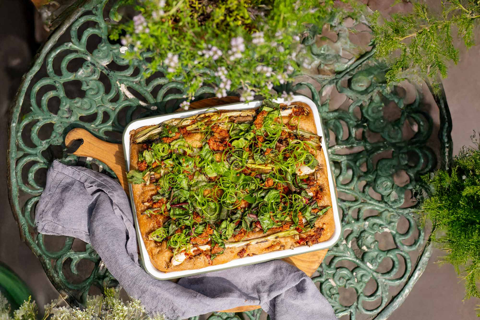 FALCON ENAMELWARE X BIG GREEN EGG OVEN TO TABLE TRAY