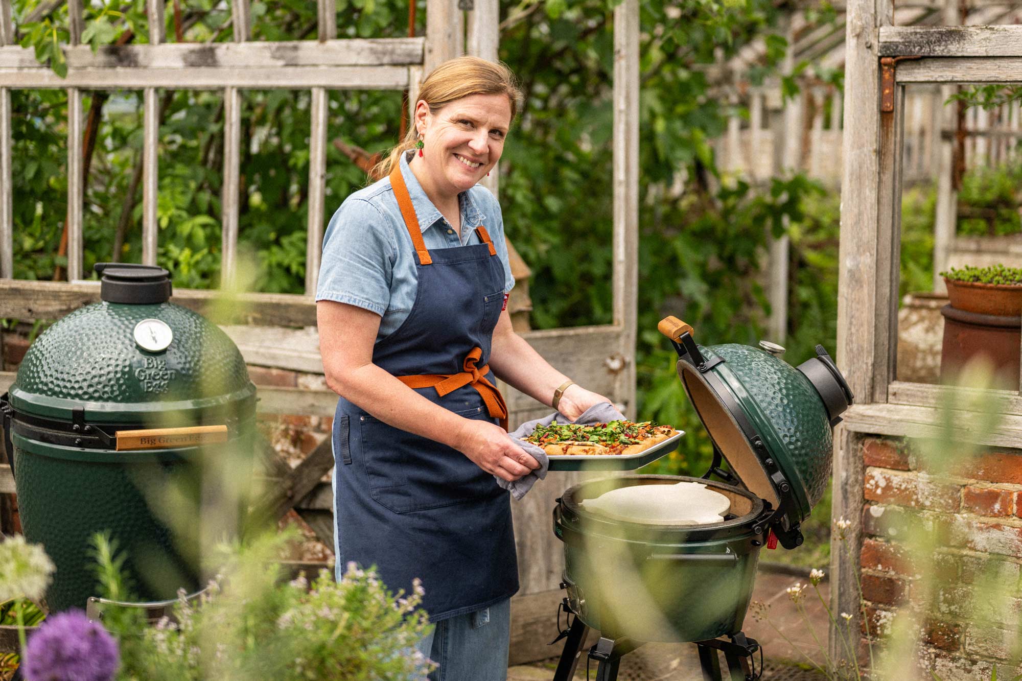 FALCON ENAMELWARE X BIG GREEN EGG OVEN TO TABLE TRAY