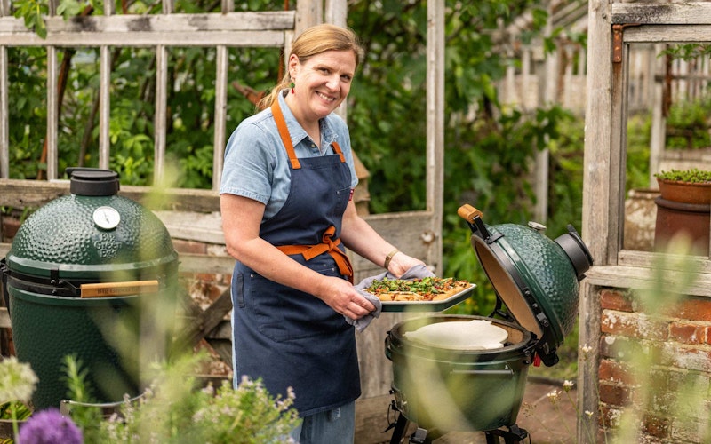 FALCON ENAMELWARE X BIG GREEN EGG OVEN TO TABLE TRAY