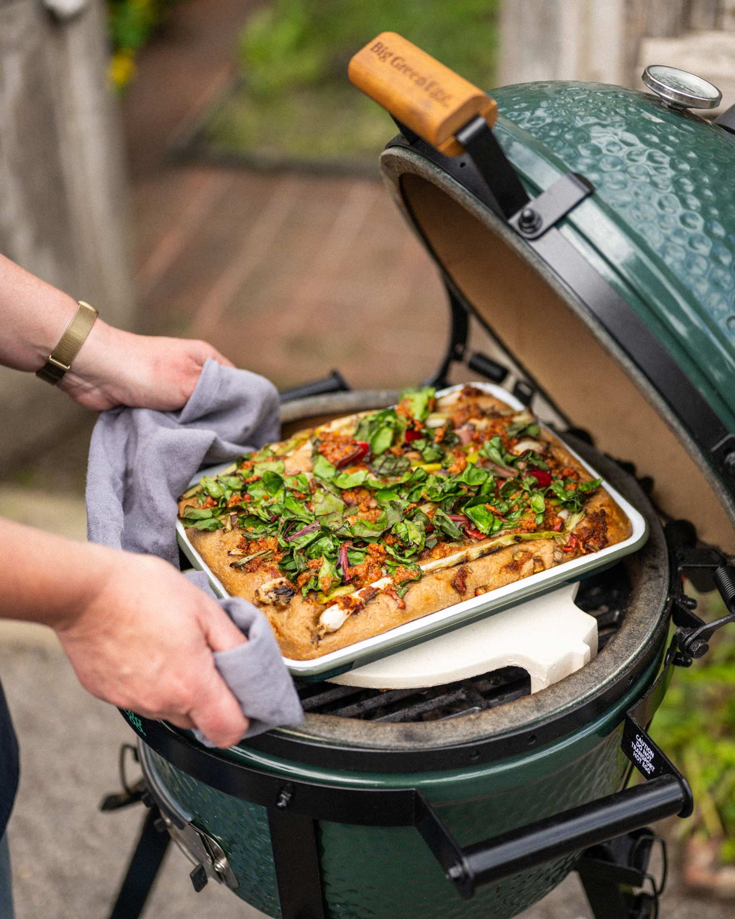 FALCON ENAMELWARE X BIG GREEN EGG OVEN TO TABLE TRAY