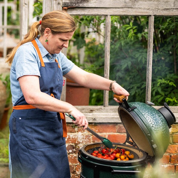 Barbecued Tomato and Cheddar Tart | Chantelle Nicholson | Falcon Enamelware | baking | Big Green Egg Recipes