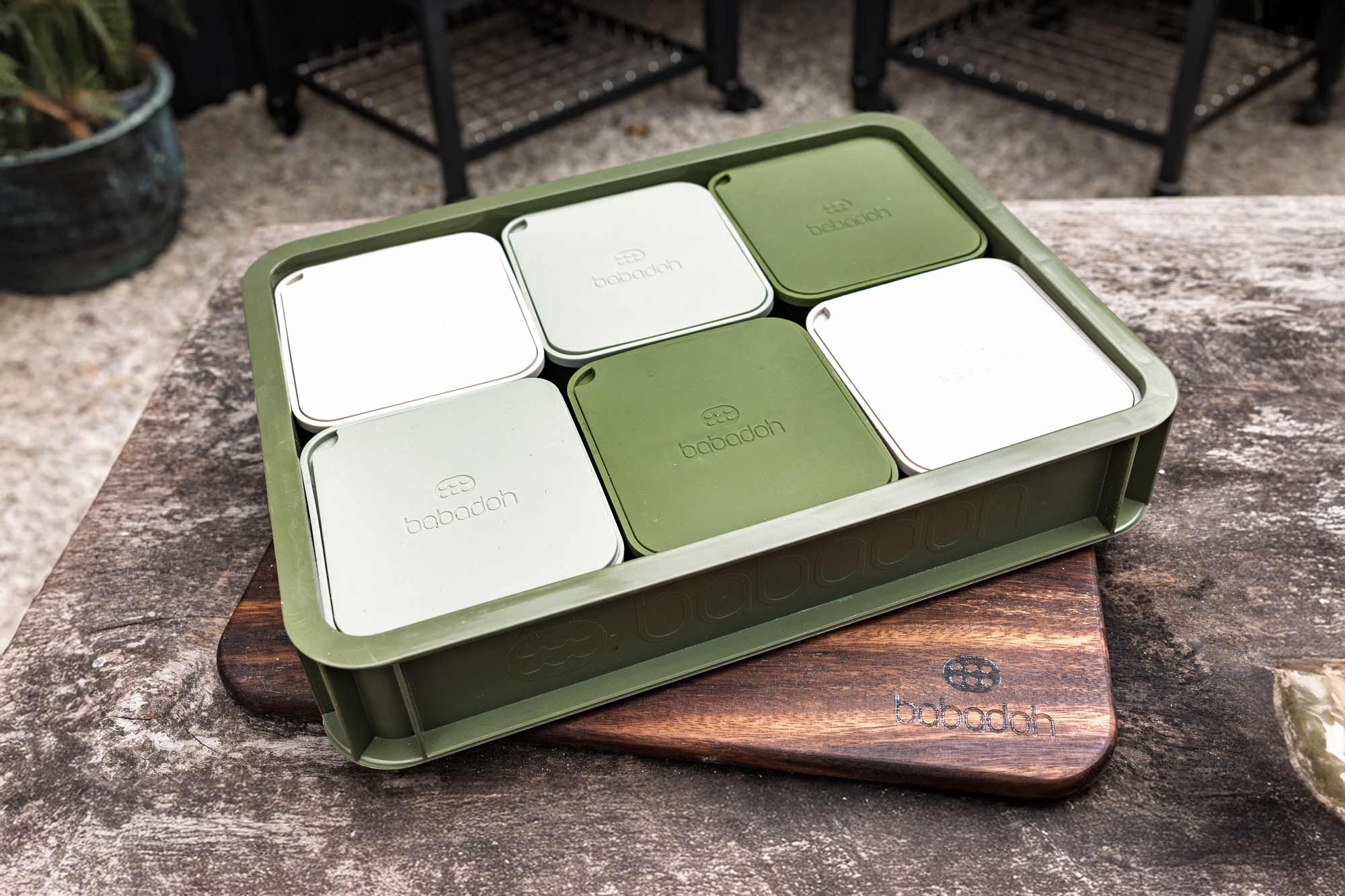 H DOUGH PROOFING TRAY WITH WALNUT BOARD | Bubadoh proofing containers  | Pizza Accessories | Big Green Egg