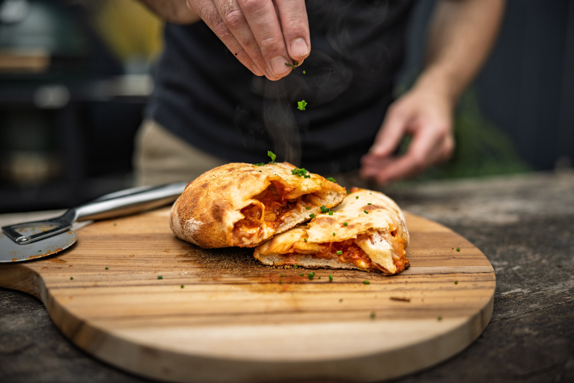 TEAK PIZZA SERVING BOARD | Utensils | Big Green Egg