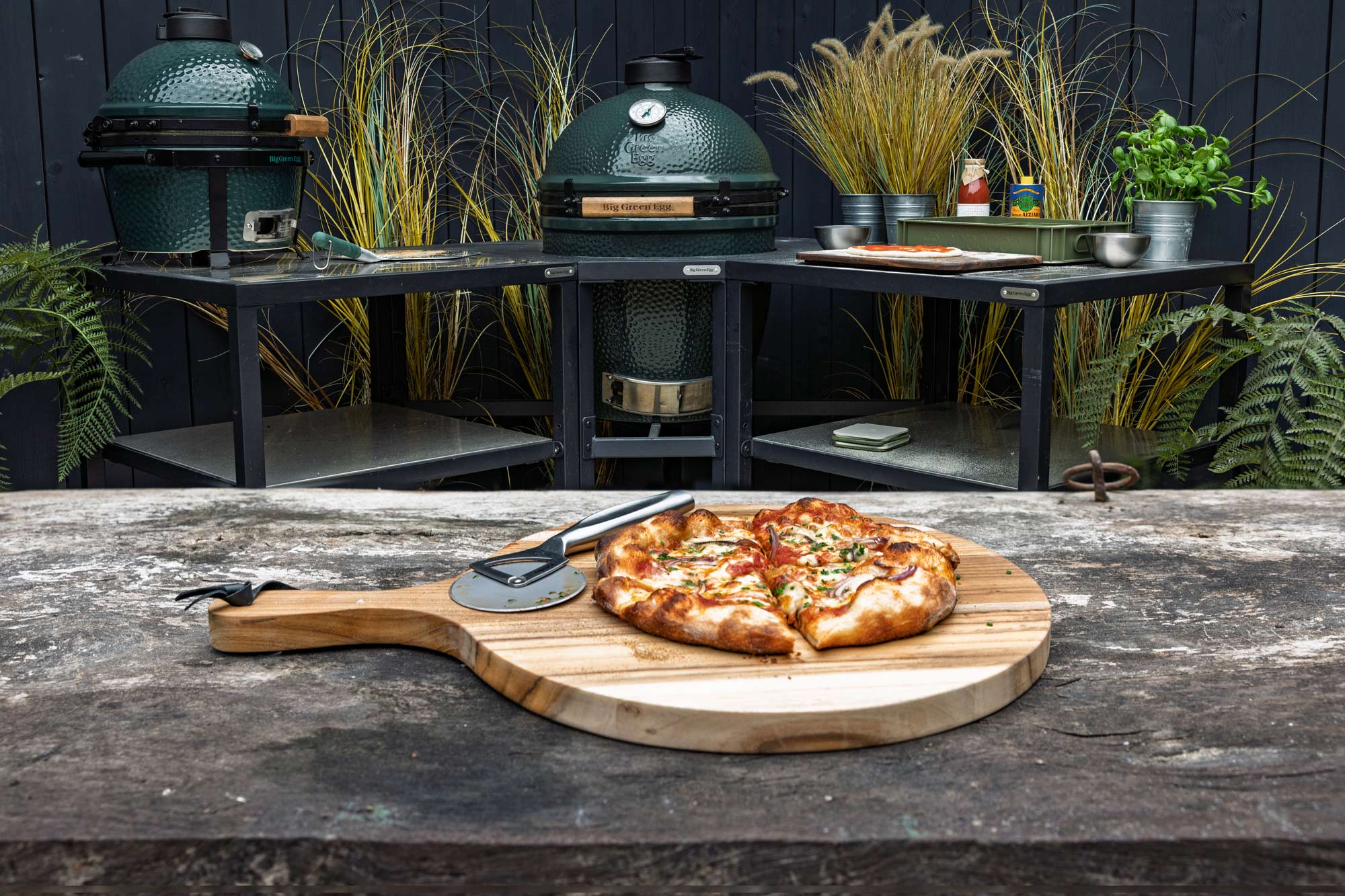 TEAK PIZZA SERVING BOARD | Utensils | Big Green Egg