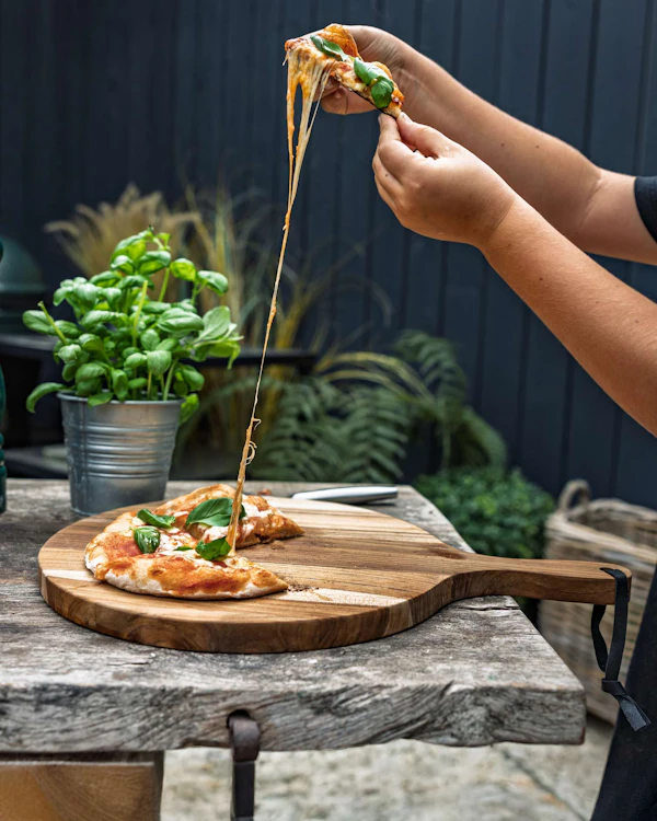 TEAK PIZZA SERVING BOARD | Utensils | Big Green Egg