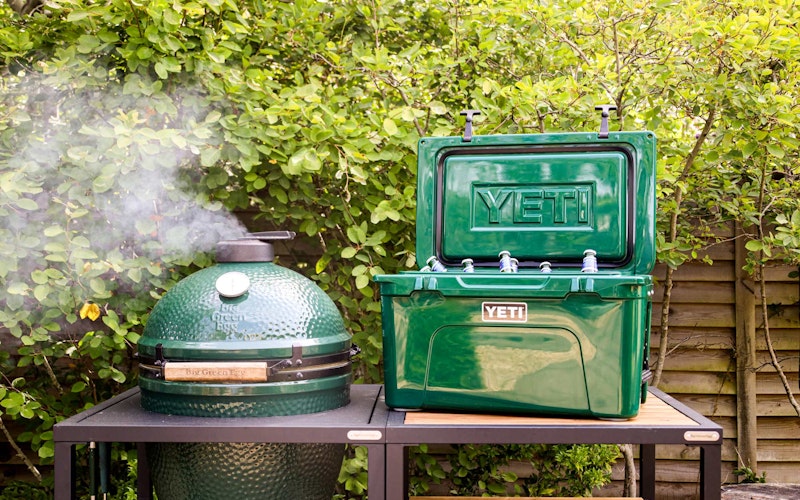 Yeti Roadie Cool Boxes | Tundra 45 Cool Box in Black Forest | Big Green Egg | Travel