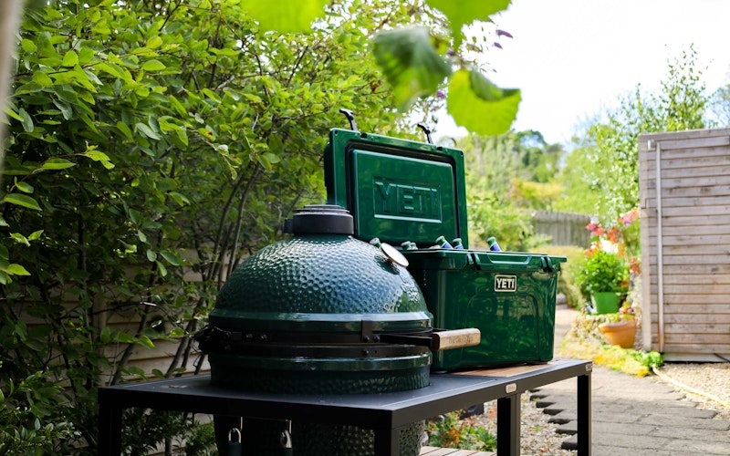 Yeti Roadie Cool Boxes | Tundra 45 Cool Box in Black Forest | Big Green Egg | Travel