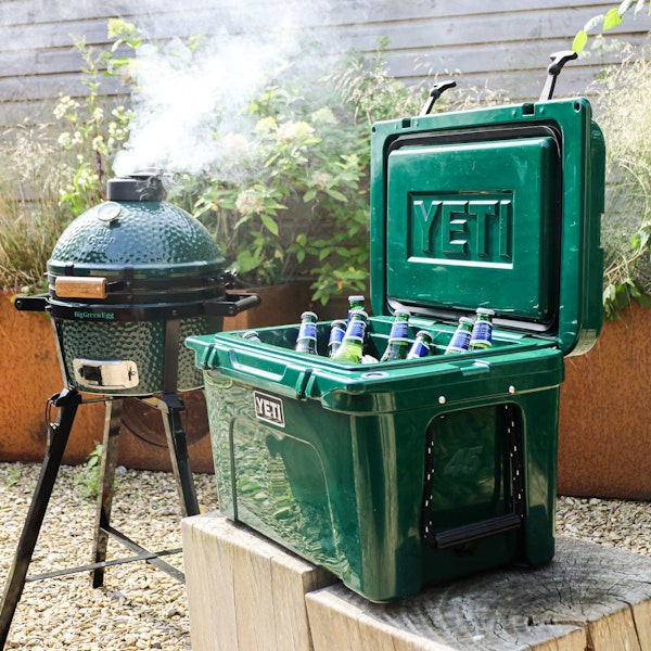 Yeti Roadie Cool Boxes | Tundra 45 Cool Box in Black Forest | Big Green Egg | Travel