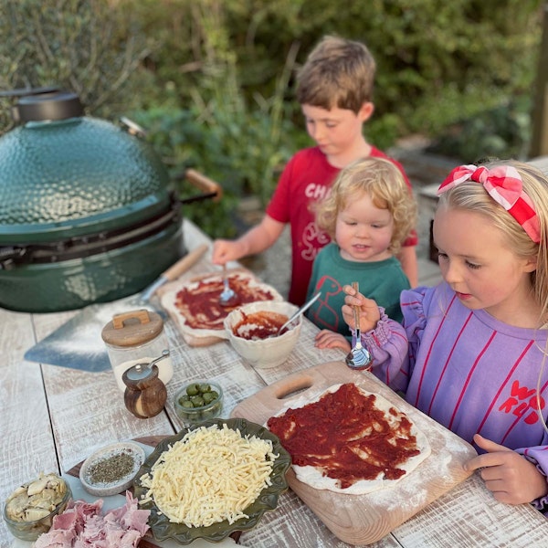Shell Mills | Cooking with Kids | Big Green Egg | MiniMax Beach