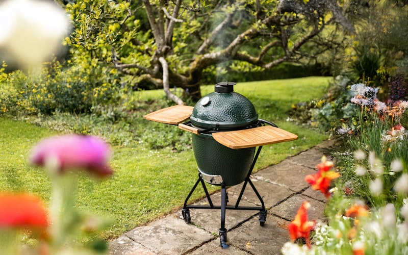 Large Big Green Egg Integgrated nest and shelves