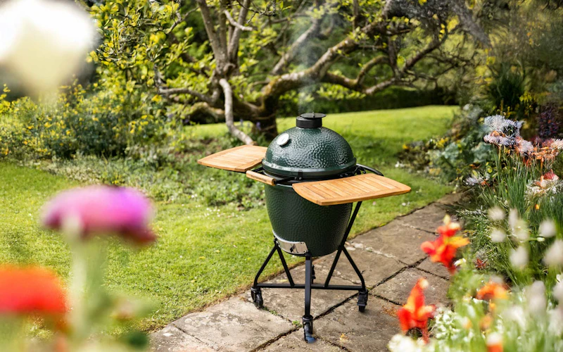Large Big Green Egg Integgrated nest and shelves
