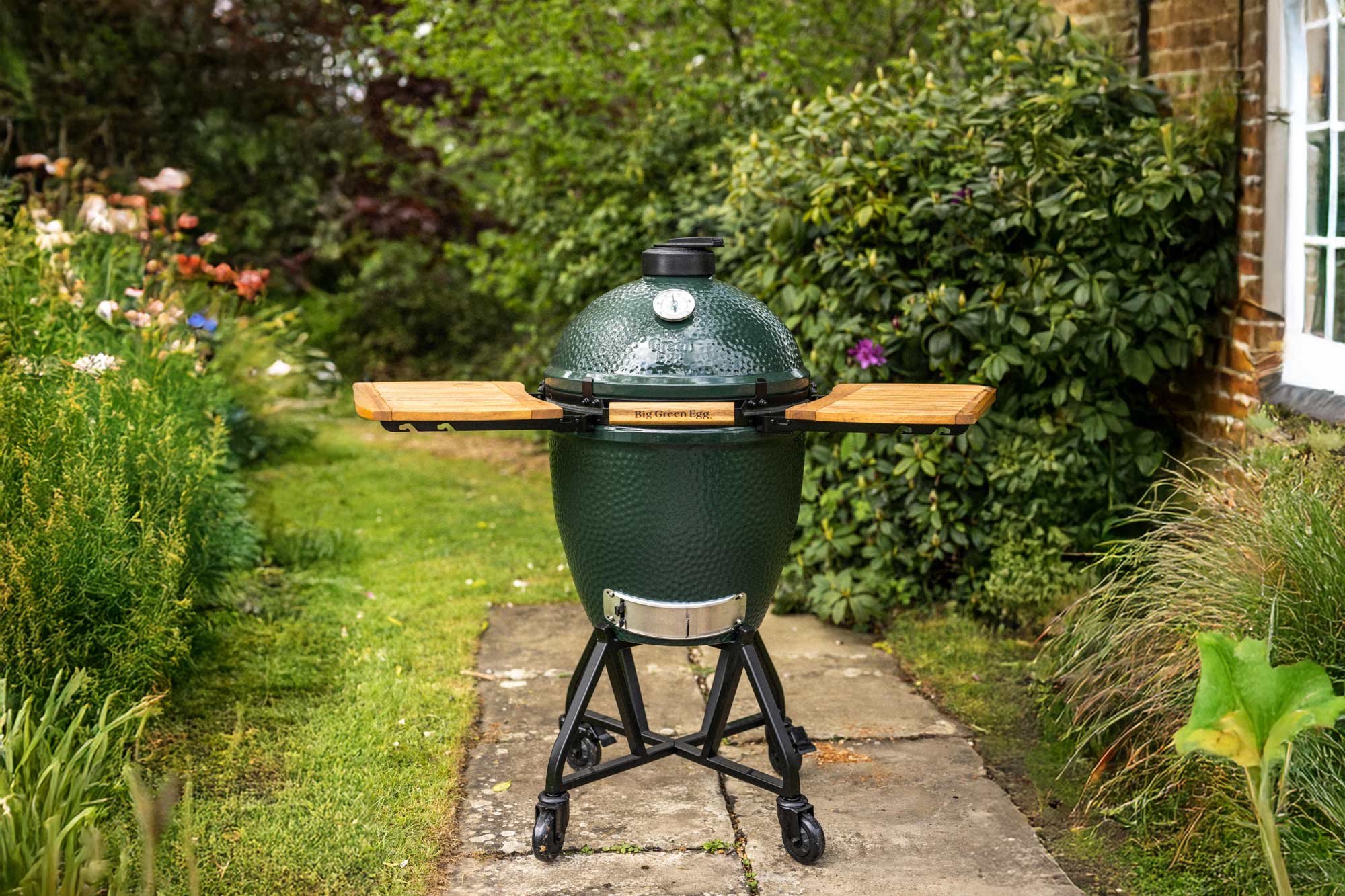 Large Big Green Egg Integgrated nest and shelves