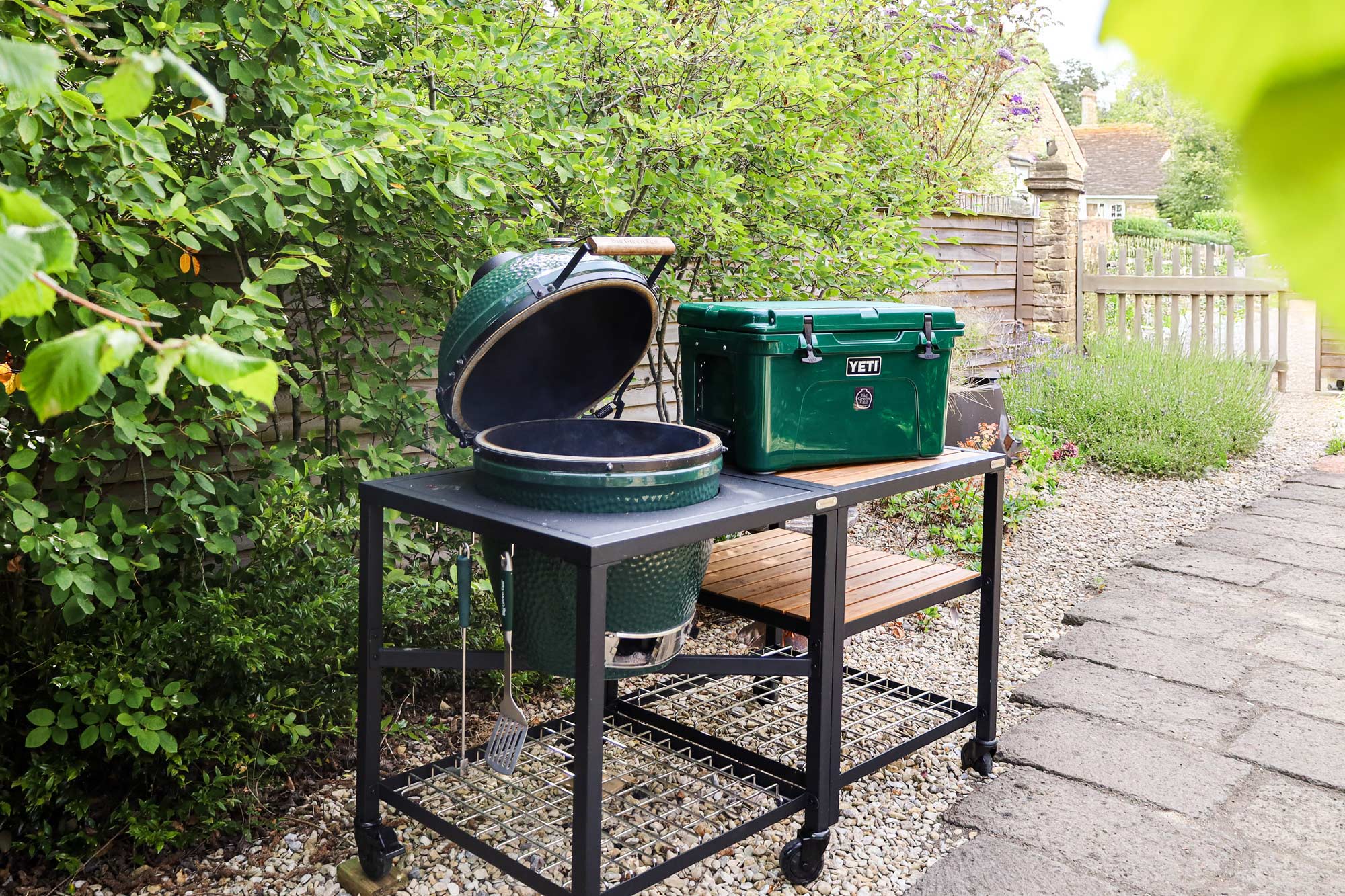 Yeti Roadie Cool Boxes | Tundra 45 Cool Box in Black Forest | Big Green Egg | Travel