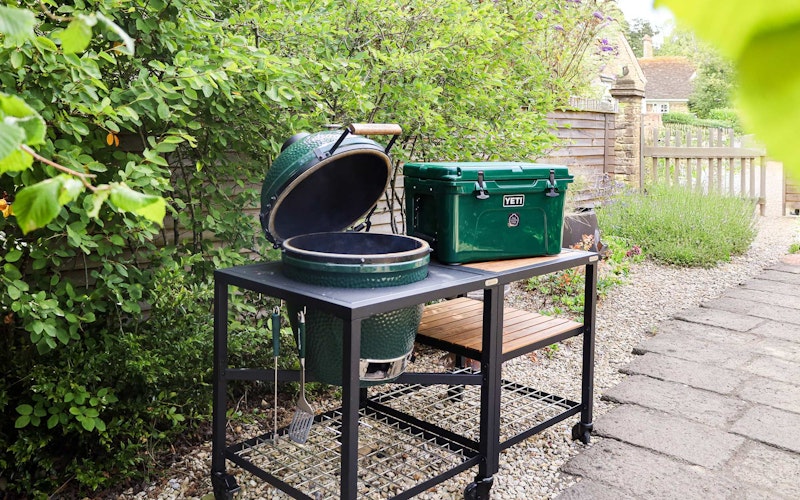 Yeti Roadie Cool Boxes | Tundra 45 Cool Box in Black Forest | Big Green Egg | Travel