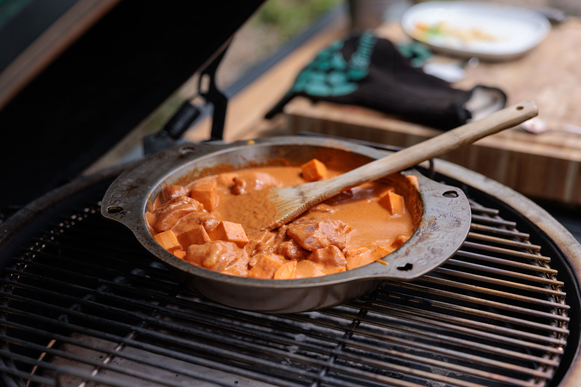 Solidteknics 28cm Nöni Oven to Table Pan | Cookware | Accessories | Big Green Egg