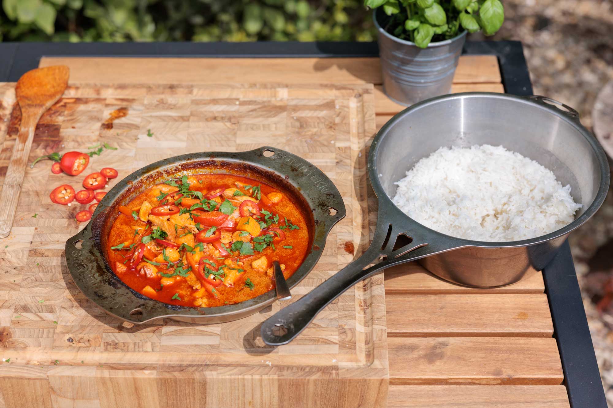 Solidteknics 28cm Nöni Oven to Table Pan | Cookware | Accessories | Big Green Egg