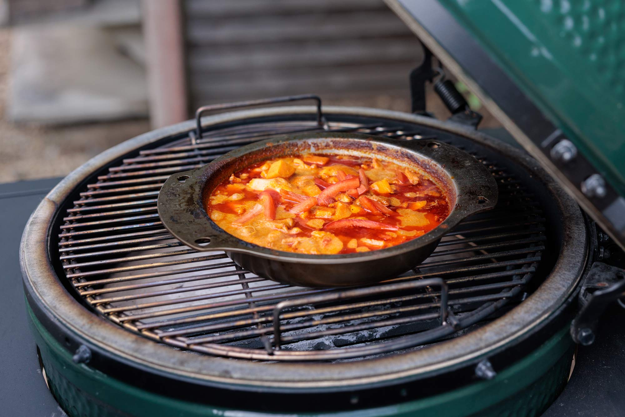 Solidteknics 28cm Nöni Oven to Table Pan | Cookware | Accessories | Big Green Egg