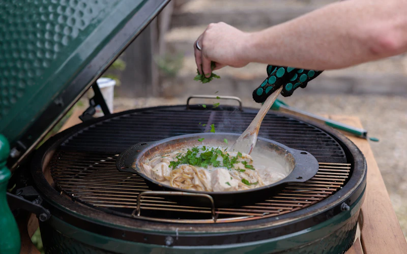 Solidteknics Iron Oven to Table Pan | Cookware | Accessories | Big Green Egg