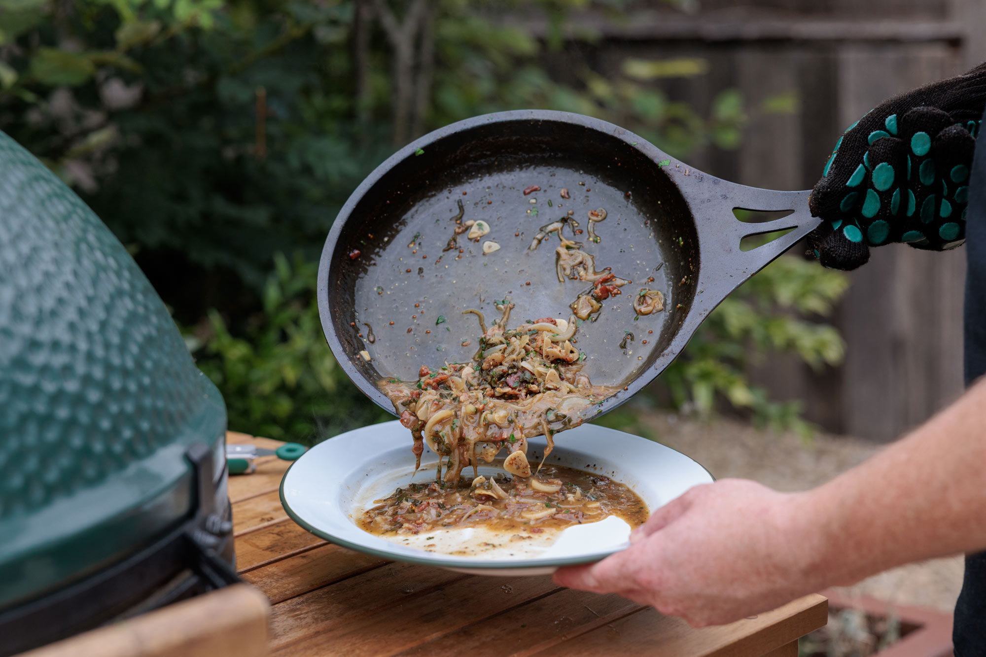 XL Big Green Egg | Eucalyptus Table | Solidtkenics skillet