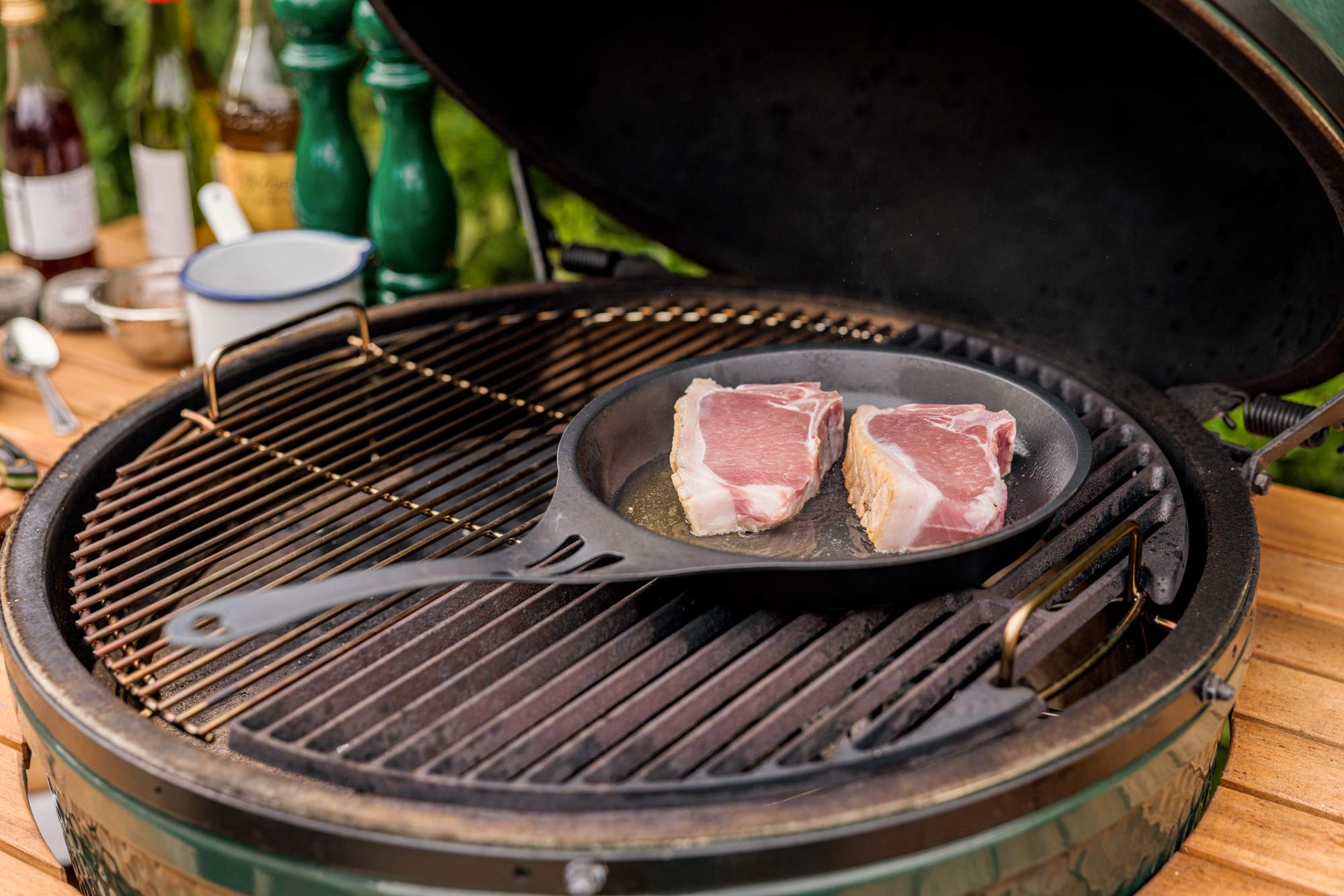 XL Big Green Egg | Eucalyptus Table | Solidtkenics skillet