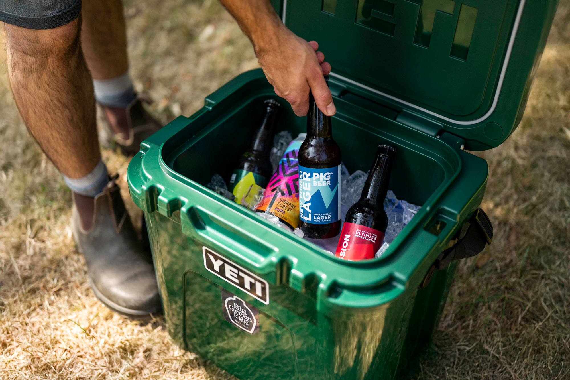 Yeti Roadie Cool Boxes | Roadie 24 Cool Box in Black Forest | Big Green Egg | Travel