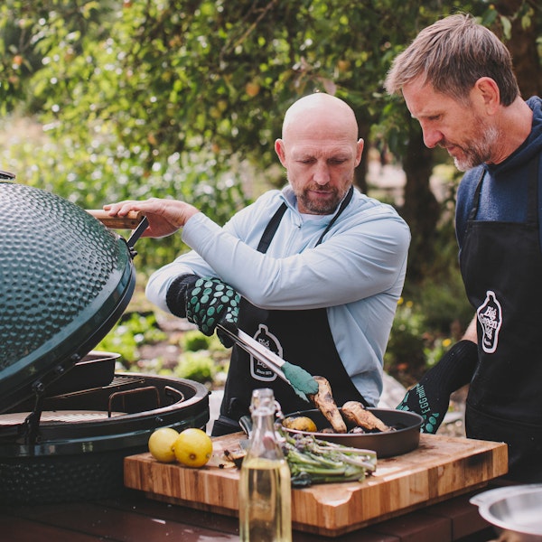 How to EGG: Cook off with Matt Dawson and Will Greenwood | The Chicken Challenge | Big Green Egg