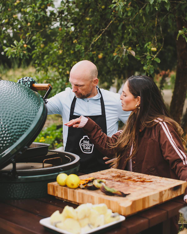 How to EGG: Cook off with Matt Dawson and Will Greenwood | The Chicken Challenge | Big Green Egg
