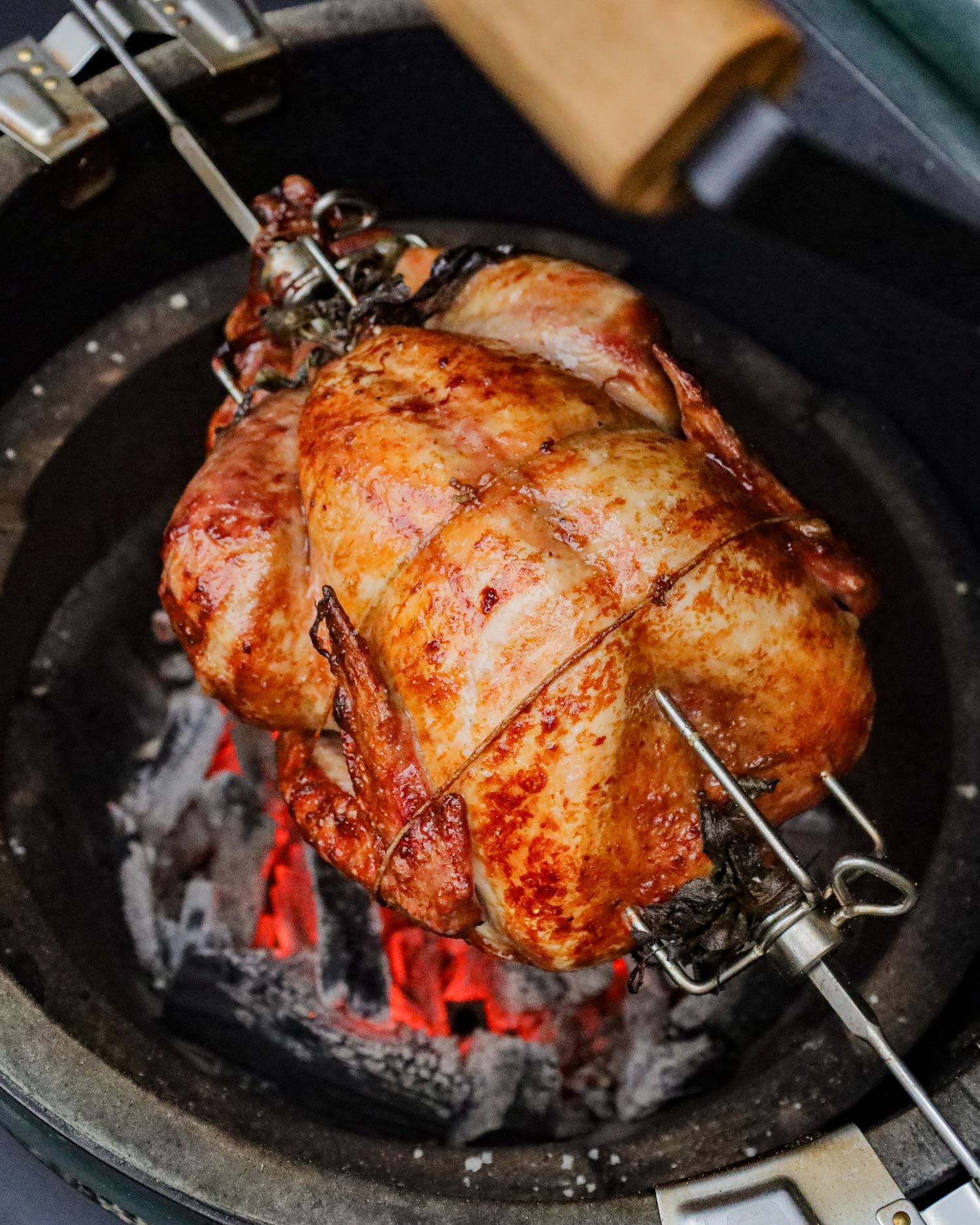Advice and inspiration for spit roasting a Christmas turkey on the Rotisserie 2.0.