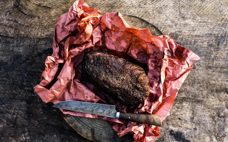 Pink butcher paper | Big Green Egg | Brisket