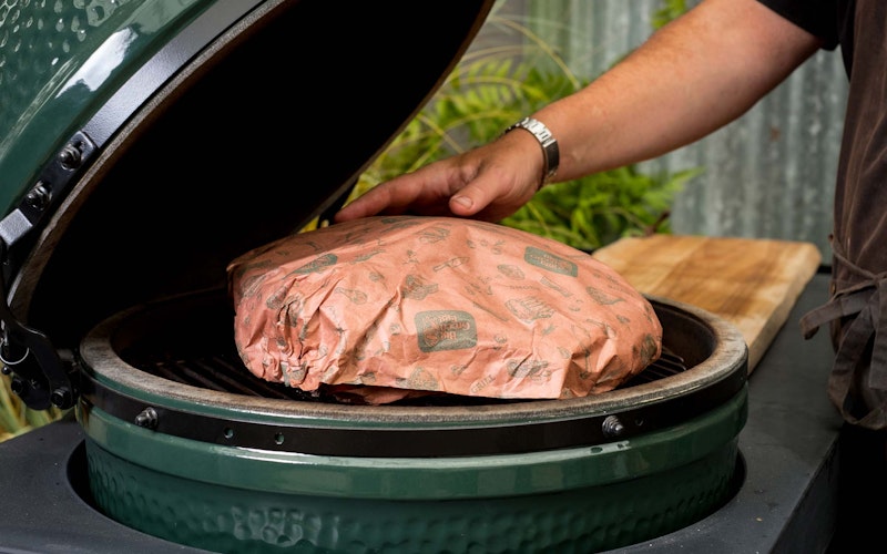 Pink butcher paper | Big Green Egg | Brisket