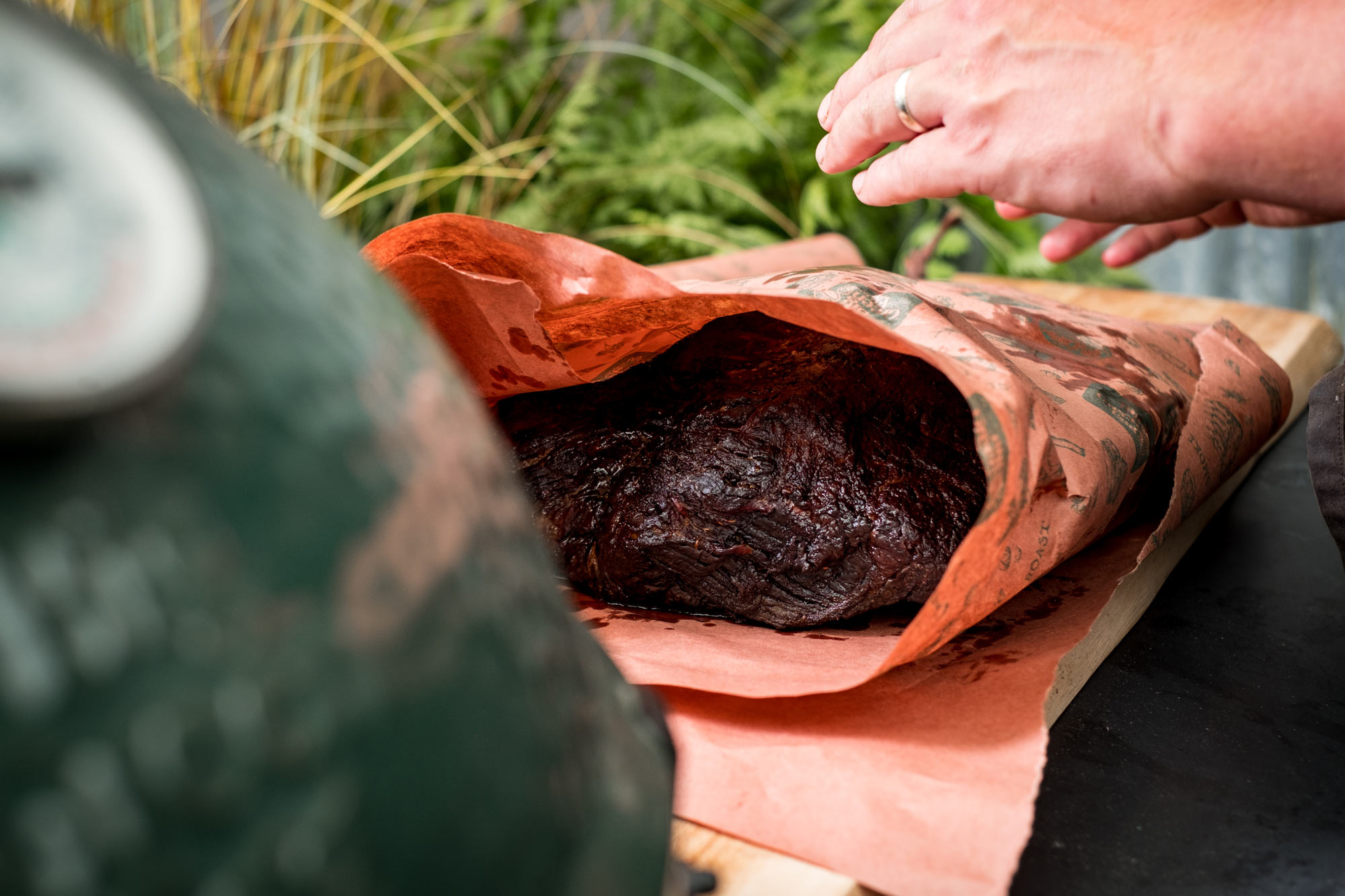 Pink butcher paper | Big Green Egg | Brisket