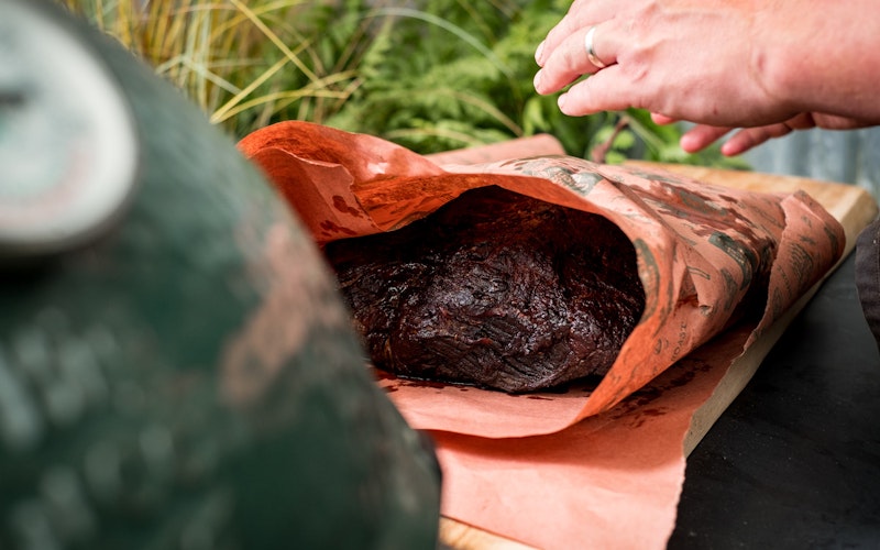 Pink butcher paper | Big Green Egg | Brisket