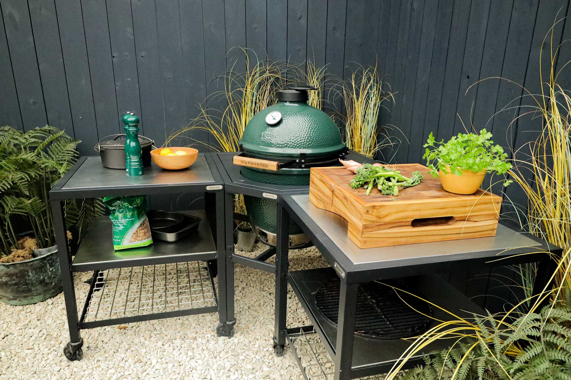 Corner Modular Nest | Ceramic Charcoal BBQs | Big Green Egg