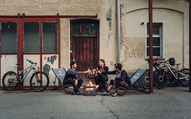 Höfats Beer Box Fire Basket | Heating and Living | Big Green Egg