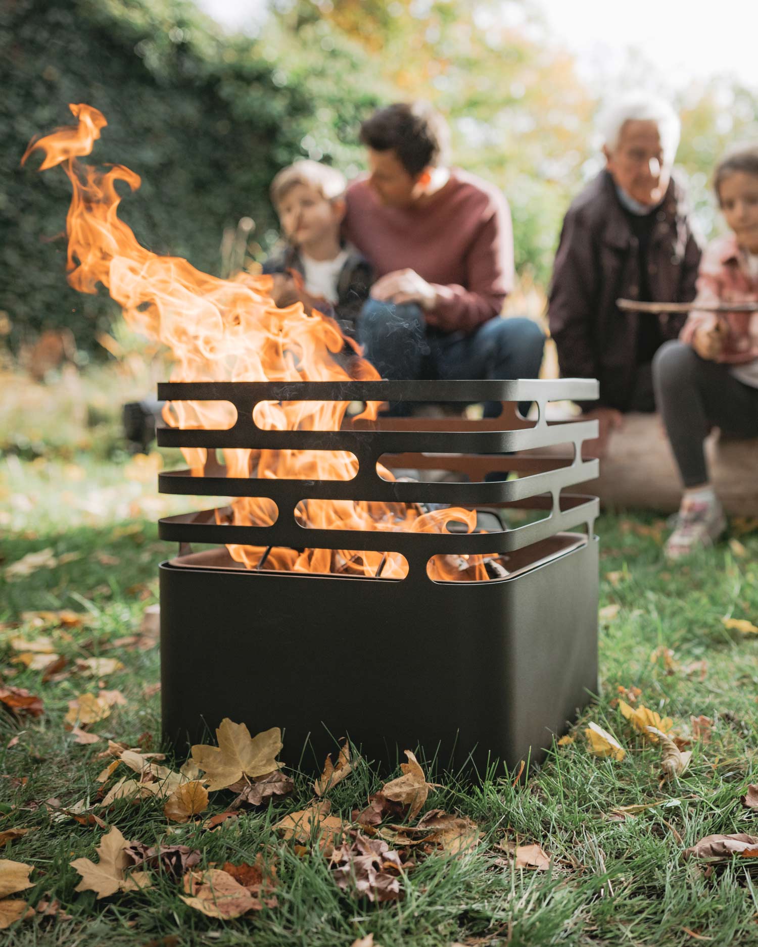 Höfats Crate Fire Basket | Heating and Living | Big Green Egg