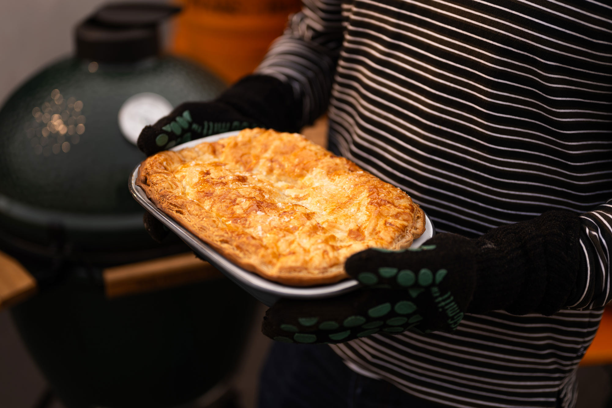 Falcon Enamelware X Big Green Egg Oven To Table Pie Dish X Willy's Pies