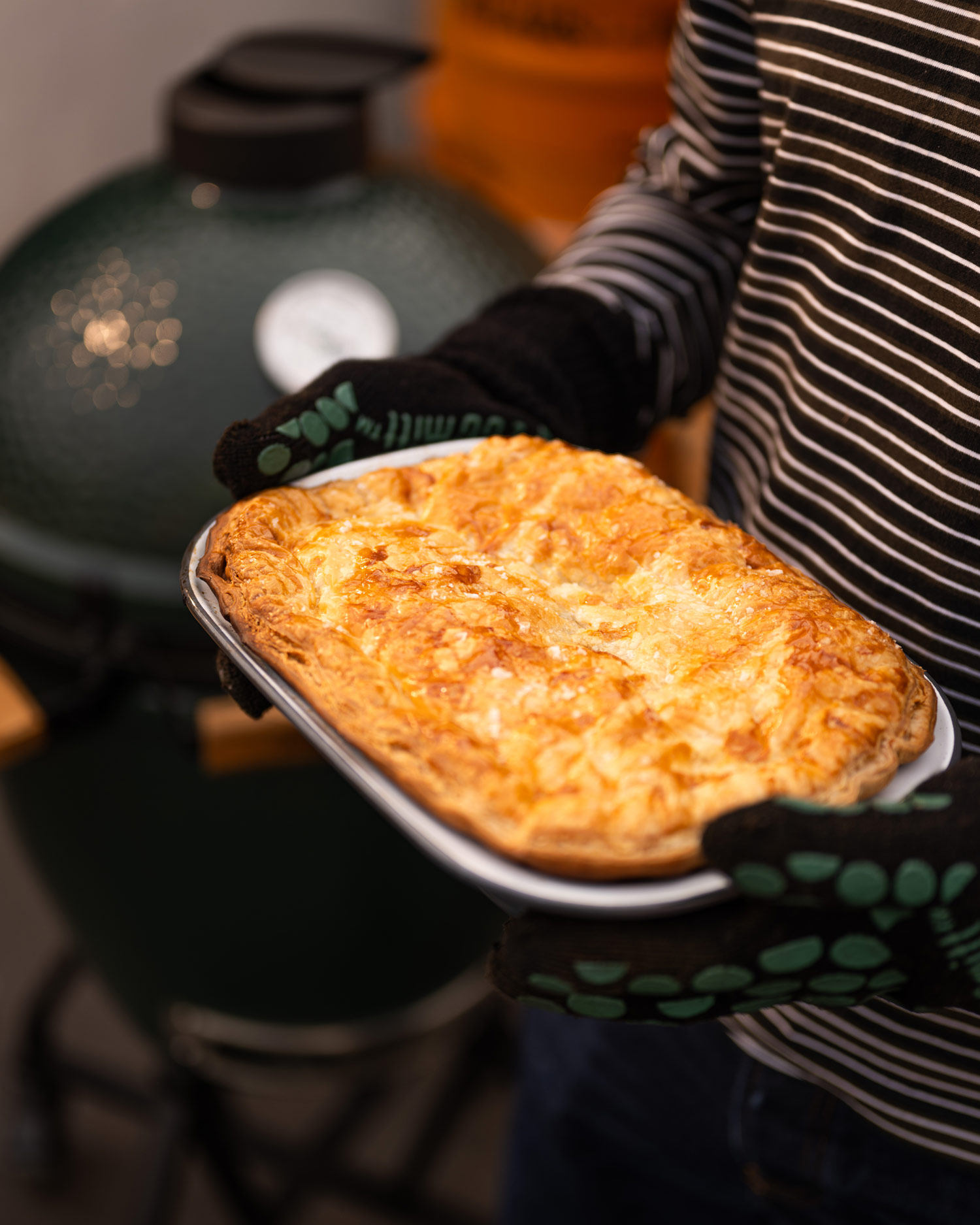 Falcon Enamelware X Big Green Egg Oven To Table Pie Dish X Willy's Pies