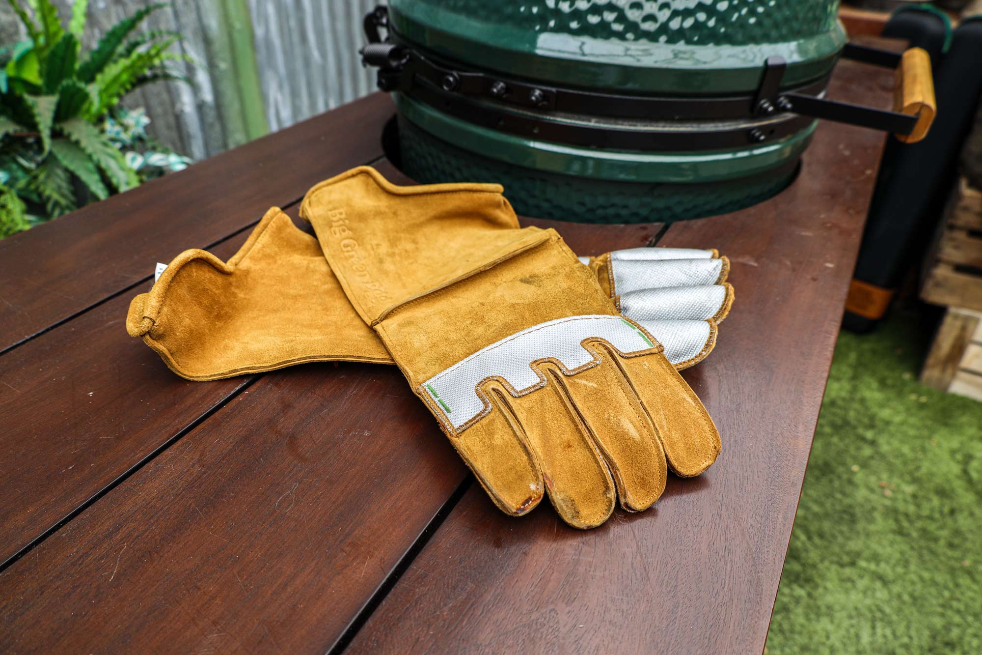 Hell Hands | Utensils | Accessories | Big Green Egg