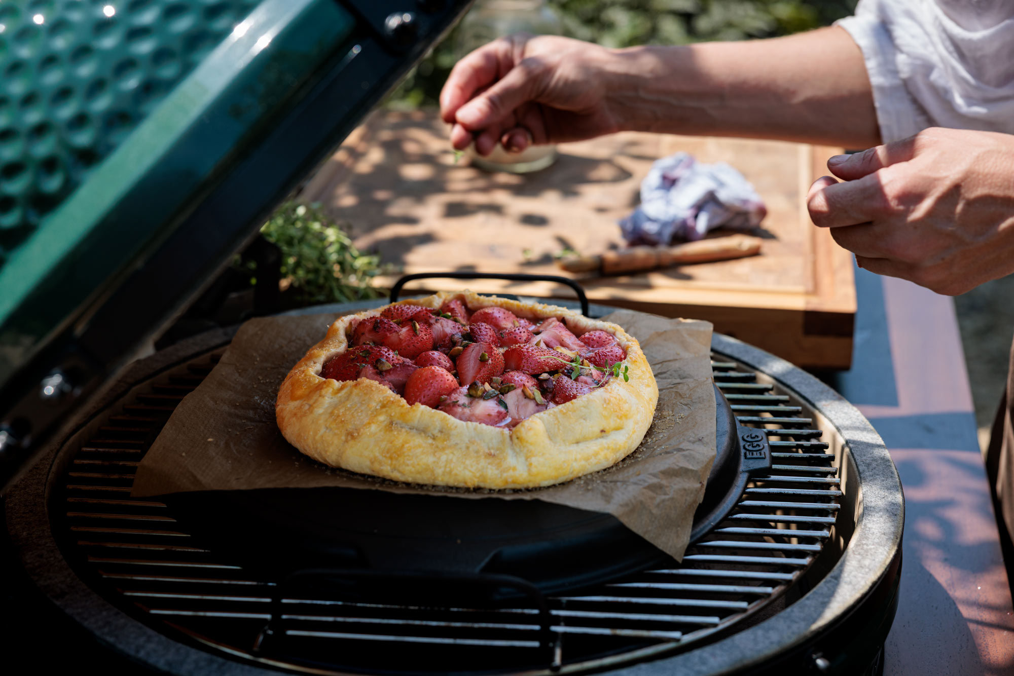 CHARRED STRAWBERRY, PISTACHIO & THYME GALETTE  | sweet recipes | Big Green Egg