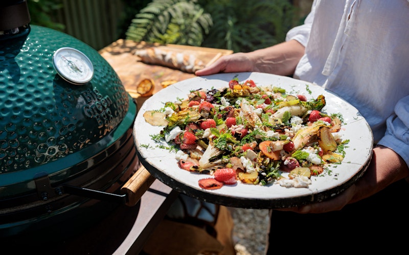 CHARRED STRAWBERRY, BEETROOT, LITTLE GEM & GOAT’S CHEESE SALAD | Recipes | Big Green Egg