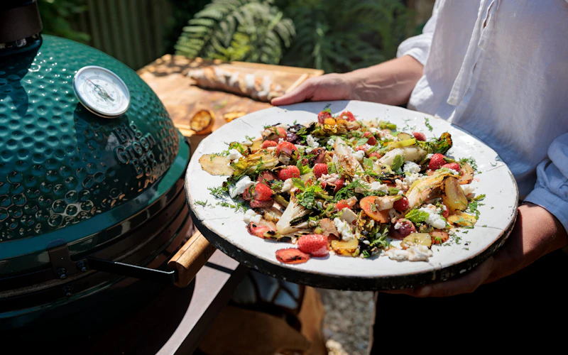 CHARRED STRAWBERRY, BEETROOT, LITTLE GEM & GOAT’S CHEESE SALAD | Recipes | Big Green Egg